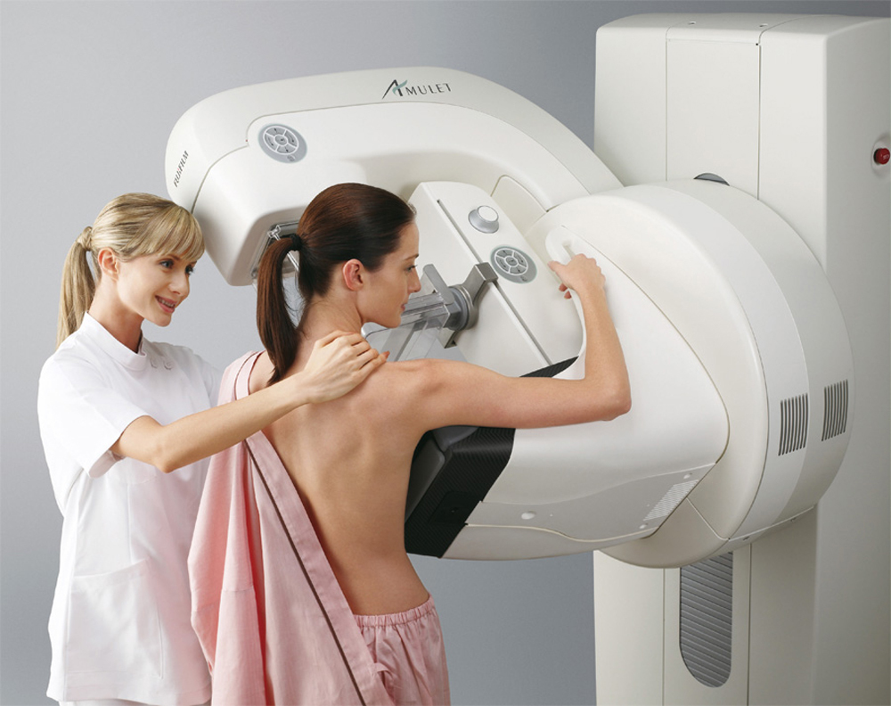 Silikon Protezler Mamografi Çekimini Engeller mi?